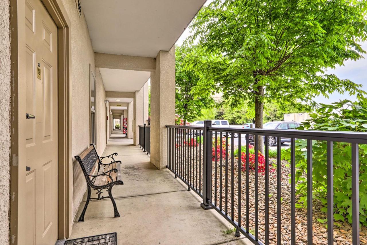 Downtown Pigeon Forge Condo With Pool Access! Екстер'єр фото